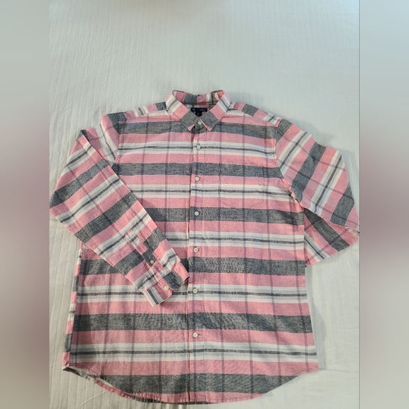 GAP Linen/ cotton blend shirt. - Picture 1 of 5